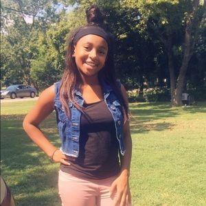 Meet your Posher, Jaynia